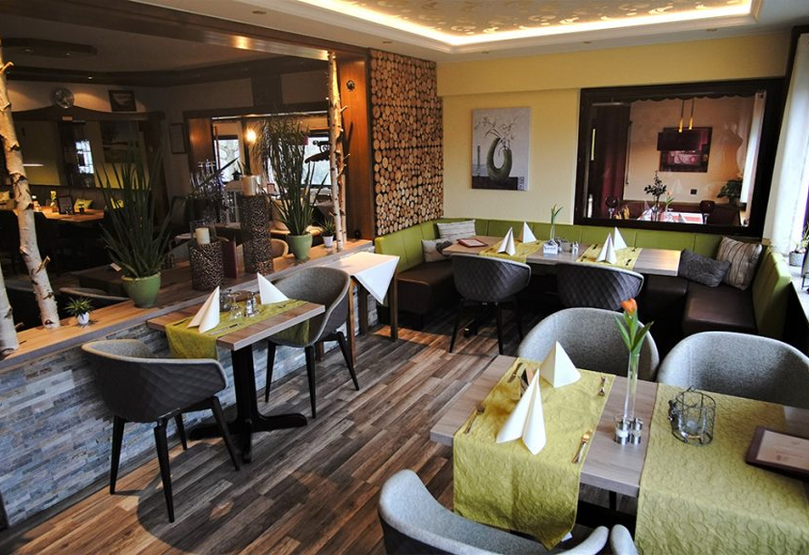 Lassen Sie sich das exzellente Essen des Restaurants schmecken.