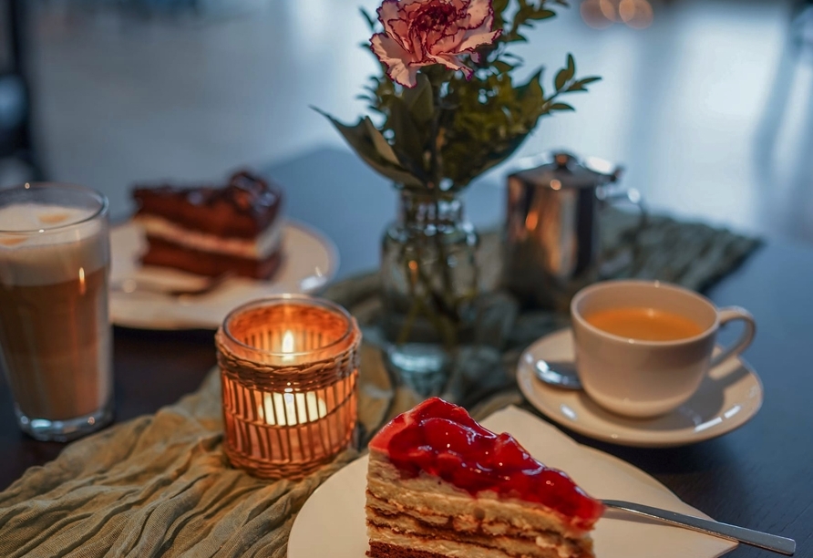 Kaffee und Kuchen runden Ihren Tag perfekt ab.
