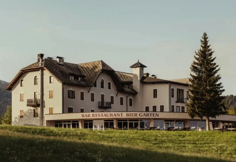 Außenansicht des Hotels Weissenstein