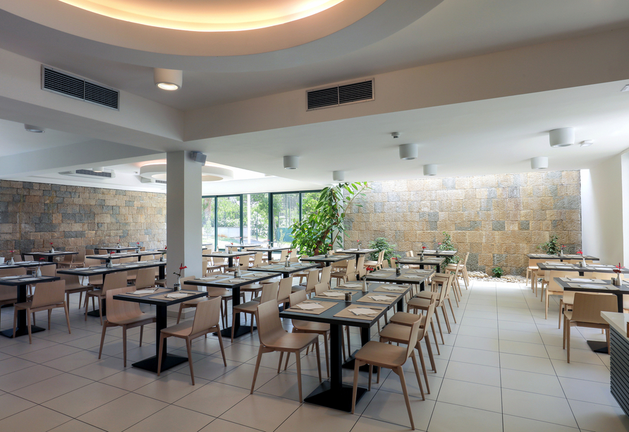 Im Restaurant warten kulinarische Höhepunkte auf Sie.