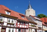 Schlendern Sie durch die Straßen der Stadt Mühlhausen.