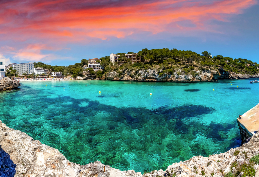 Santanyí ist bekannt für seine helle Natursteinarchitektur und seine gepflegte Ortsstruktur.
