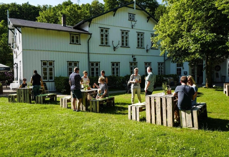 Rund um Ihr Hotel erwartet Sie eine weitläufige Parkanlage.