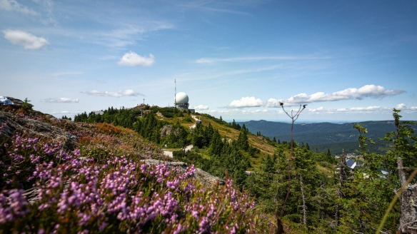 Auf dem Großen Arber eröffnet sich Ihnen ein atemberaubendes Panorama.