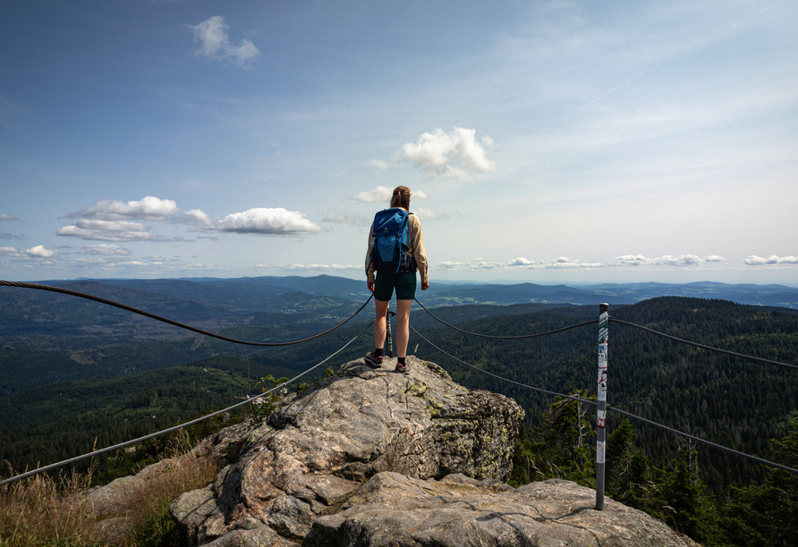 Der Große Arber bietet einen atemberaubenden Ausblick, den Sie so schnell nicht vergessen werden.