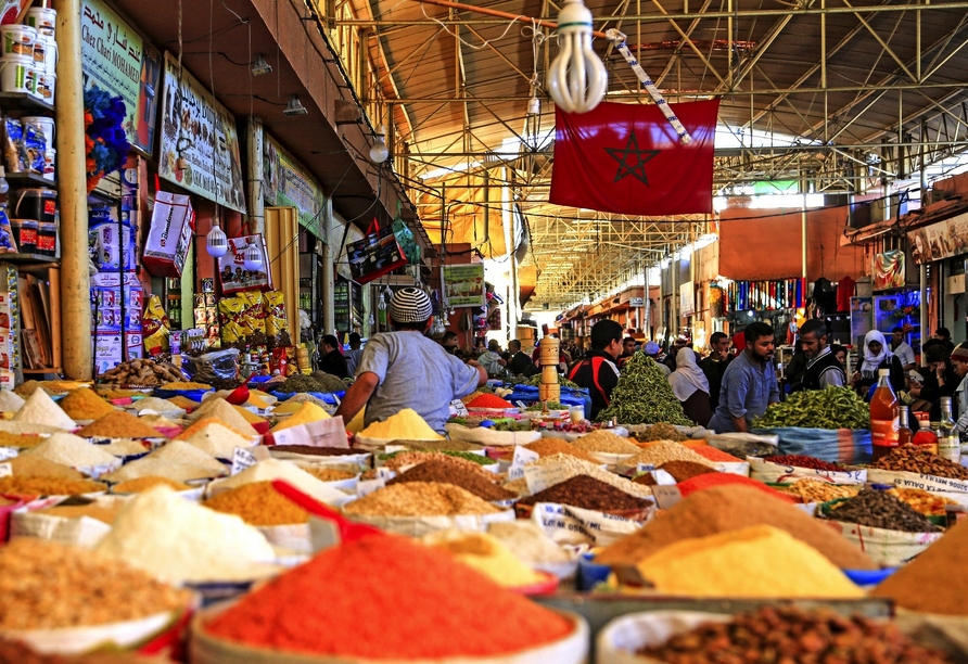 Wer durch die Gassen der Souks schlendert, entdeckt eine Welt voller marokkanischer Aromen.