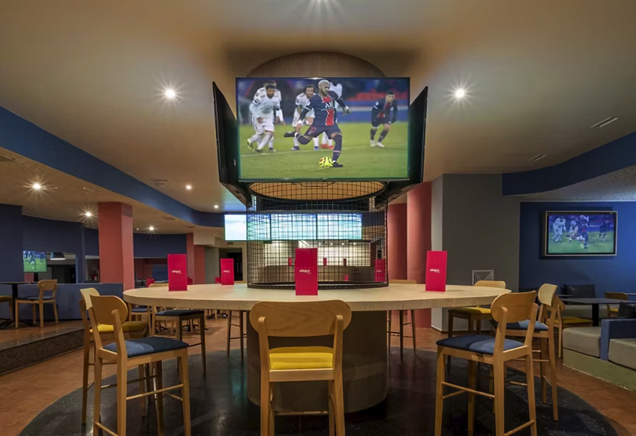 Sportfans finden in der Champs Sport Bar ihren Platz.