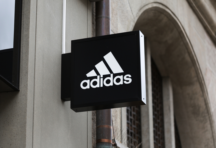 Statten Sie dem größten adidas Outlet deutschlandweit einen Besuch ab.