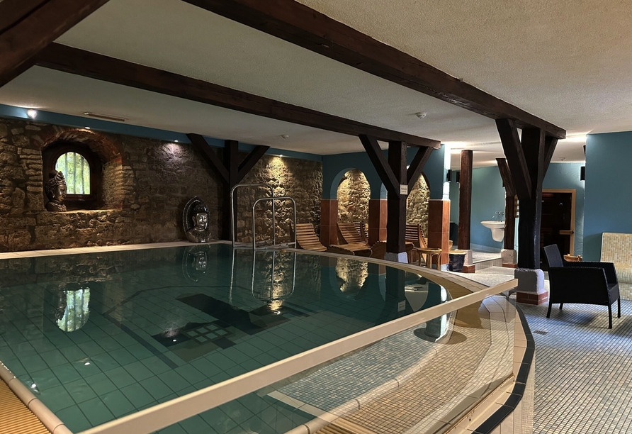 Hallenbad im Wasserschloss Westerburg