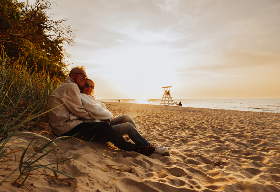 Entspannen Sie am feinsandigen Strand der polnischen Ostsee.