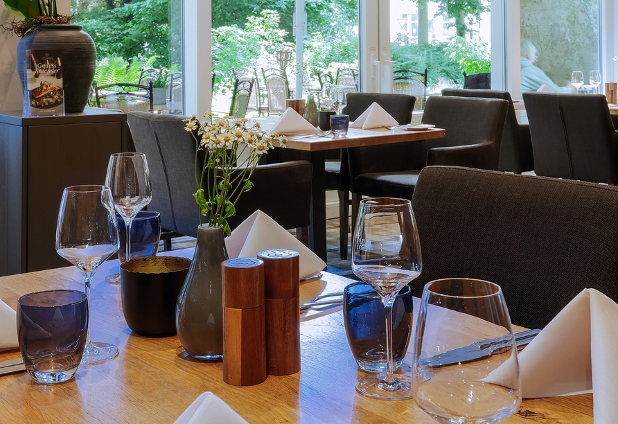 Lassen Sie sich im Parkrestaurant kulinarisch verwöhnen.