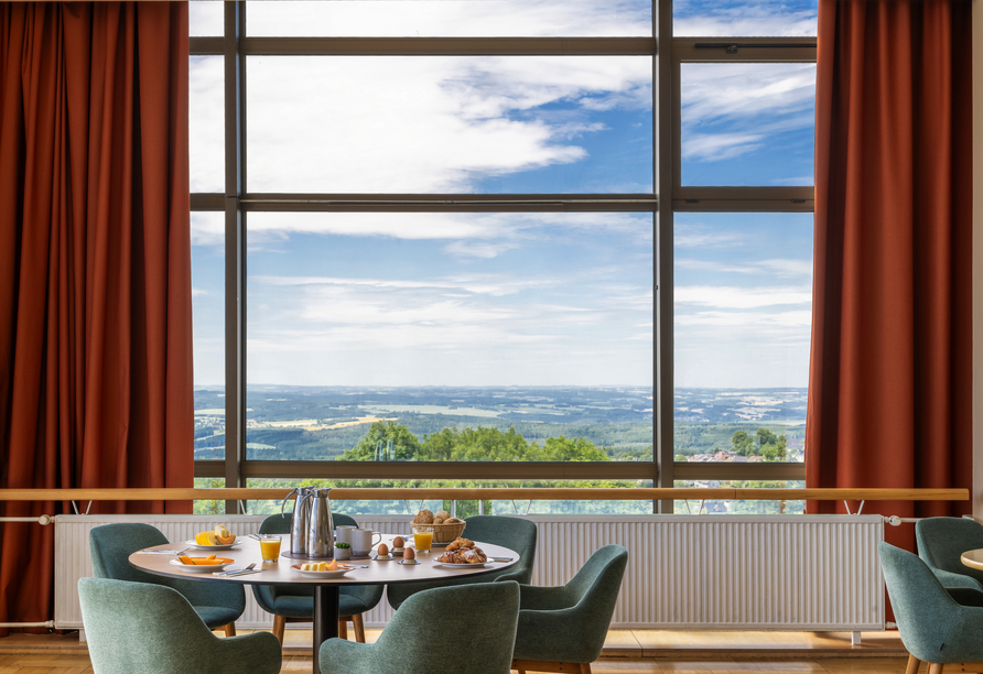 Freuen Sie sich auf einen atemberaubenden Ausblick während Ihres Frühstücks.