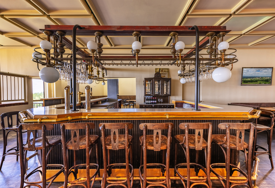Die Bar verwöhnt Sie mit Ihrem Lieblingsgetränk.