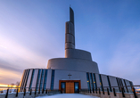 Die Nordlichtkathedrale ist das Wahrzeichen von Alta.