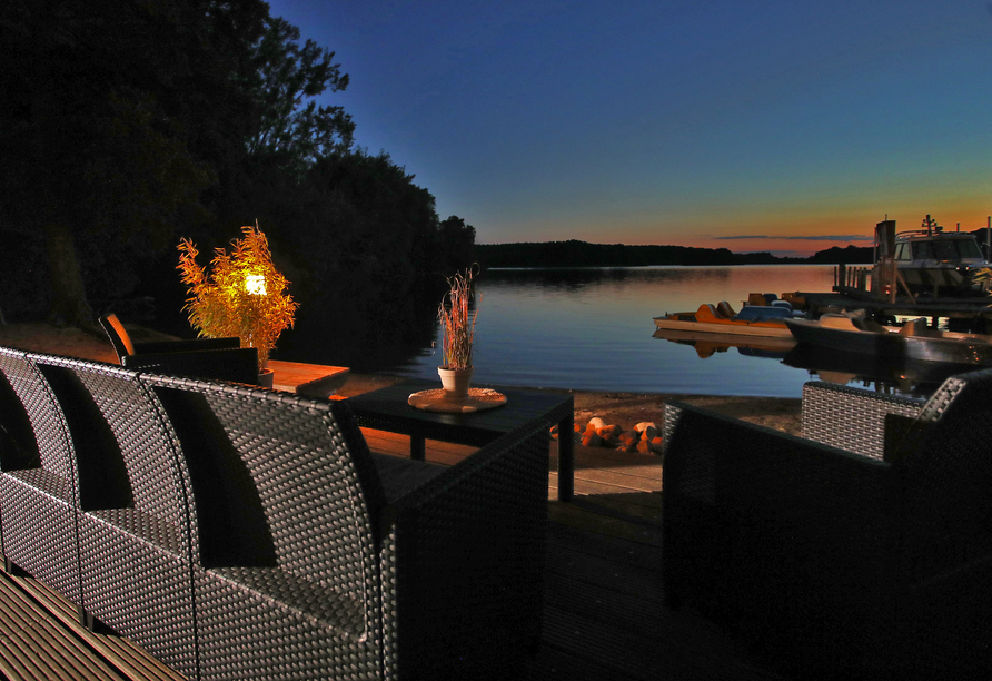 Verbringen Sie Ihre erholsame Auszeit am Strandabschnitt am See.