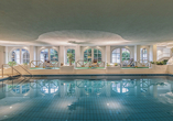 Erleben Sie Badespaß im Hallenbad des Mühl Vital Resorts.