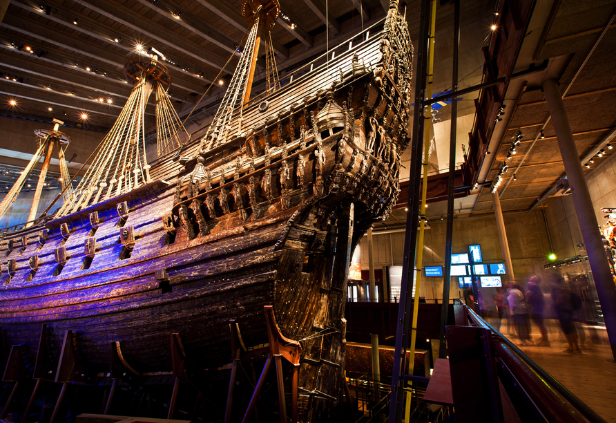 Das imposante Kriegsschiff aus dem 17. Jahrhundert im Vasa-Museum wurde fast vollständig erhalten.