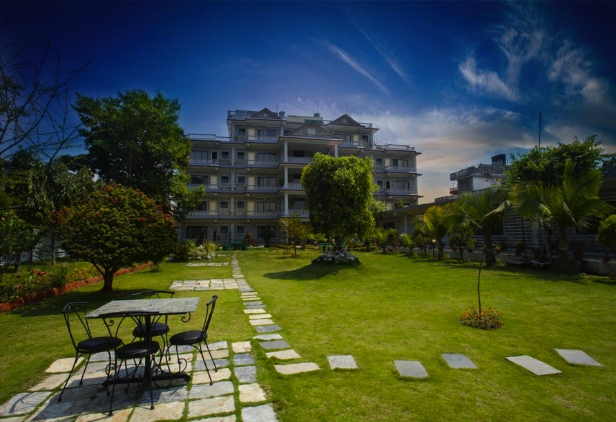 Außenansicht des Beispielhotels Crown Himalayas