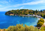 Samos bietet wunderschöne Buchten mit klarem Wasser.