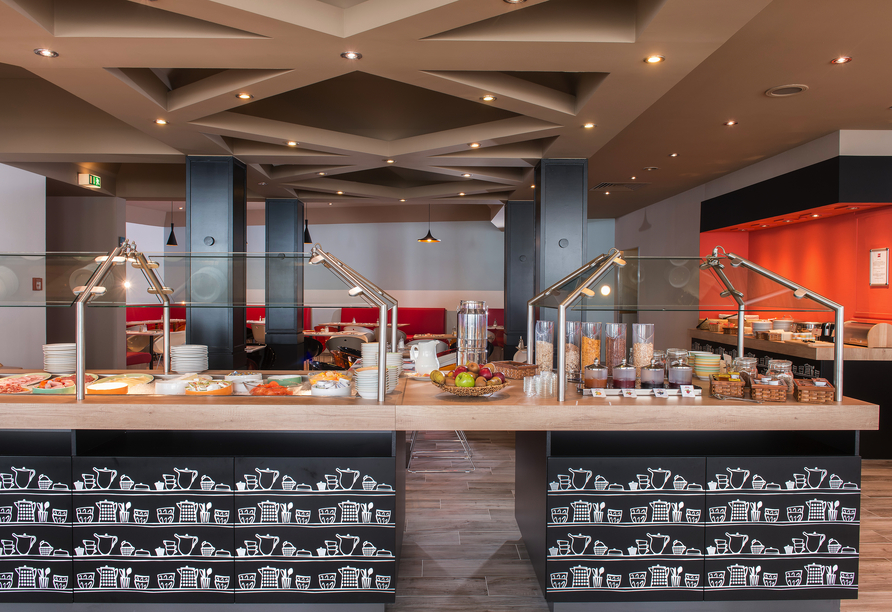 Stärken Sie sich am Frühstücksbuffet für Ihren Tag in der ZOOM Erlebniswelt.