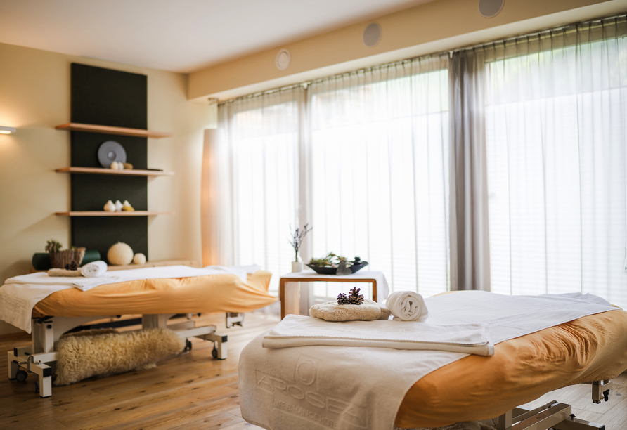 Gönnen Sie sich eine Massage – ein 30 € Gutschein ist für Sie inklusive.