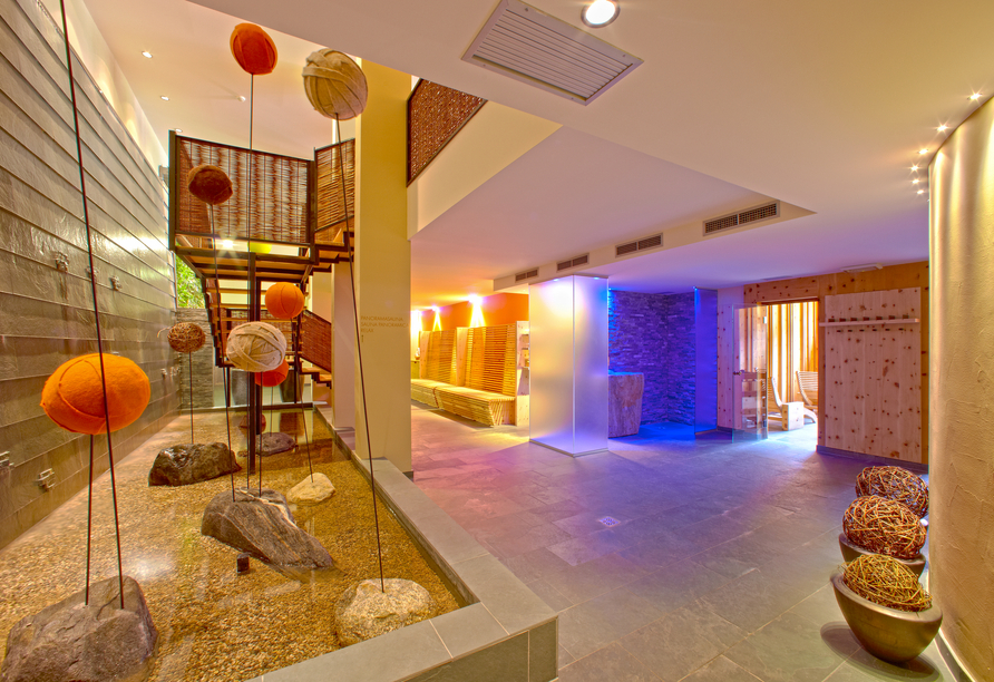 Probieren Sie sich durch die Saunalandschaft Ihres Hotels – auf über 2 Etagen.