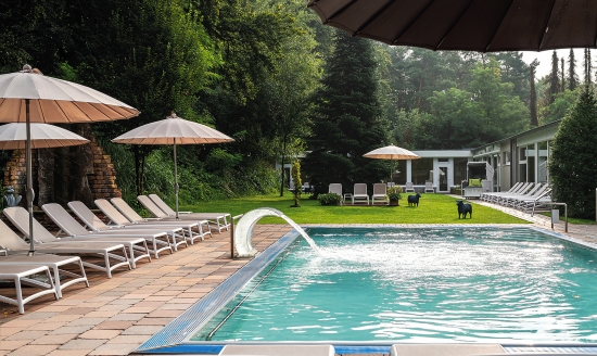 Der Außenpool Ihres Hotels