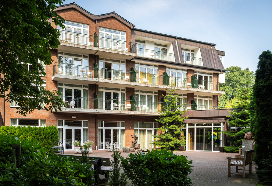 Herzlich willkommen im Waldhotel Tannenhäuschen!