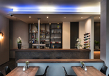 Die Bar des Hotels lädt zu geselligen Stunden ein.