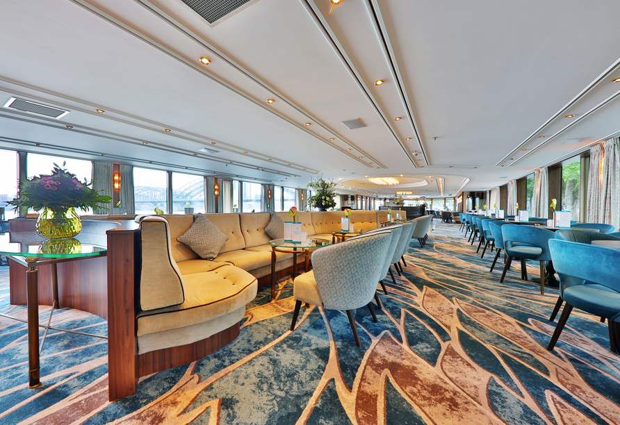 Die Lounge an Bord lädt zum Verweilen ein.