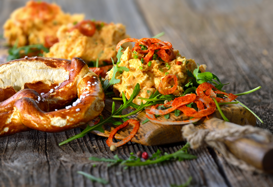 Lassen Sie sich Bayerns Kulinarik schmecken.