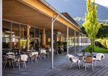 An warmen Sommertagen lädt der Außenbereich Ihres JUFA Hotels zum Verweilen ein.