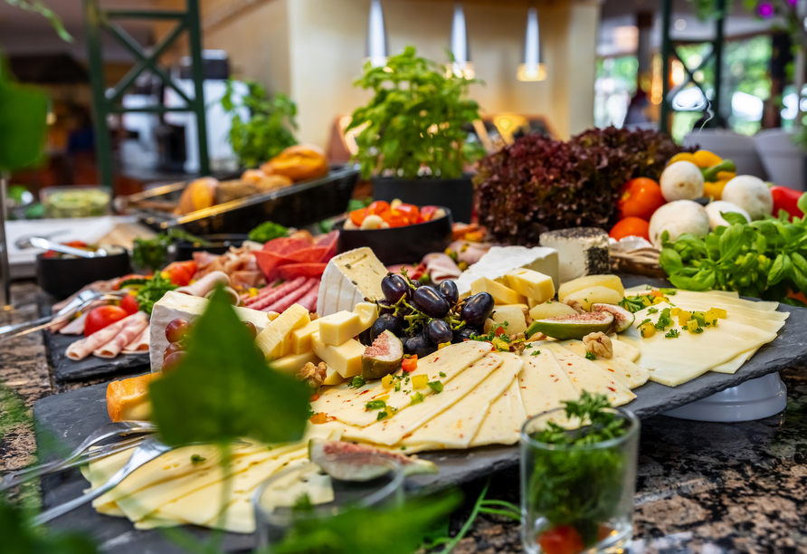 Freuen Sie sich auf ein reichhaltiges Frühstück, das den perfekten Start in Ihre Urlaubstage ermöglicht.