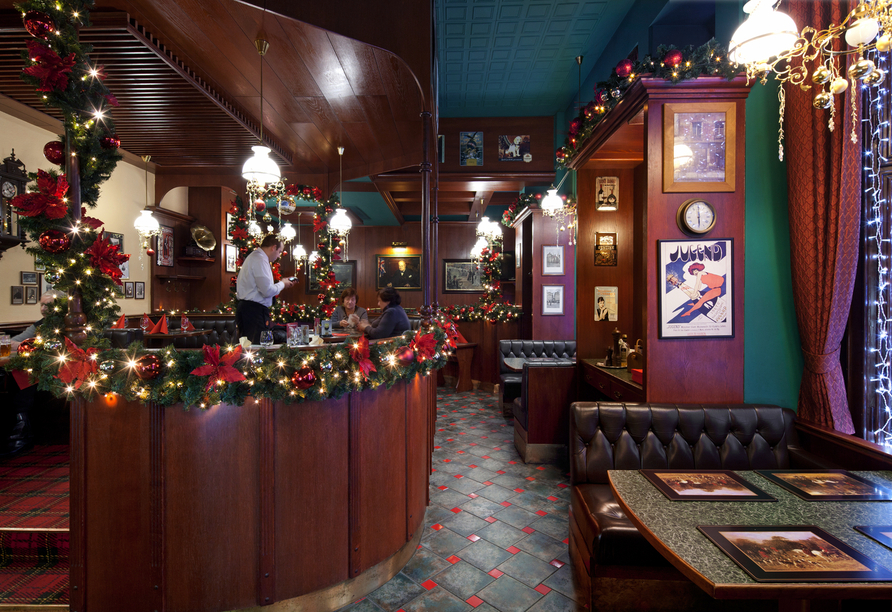 Auch im Restaurant kommt Weihnachtsstimmung auf.