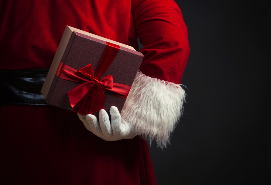 Freuen Sie sich unter anderem auf einen Besuch vom Weihnachtsmann. Er hat ein kleines Geschenk für Sie dabei.