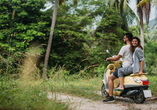 In Bali bietet es sich an, an Ihren freien Tagen die Insel mit einem Roller zu erkunden.