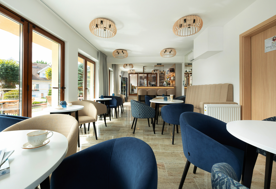 Genießen Sie Ihr Lieblingsgetränk an der Bar.