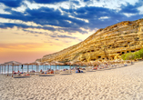 Der Strand von Matala lädt zu entspannten Spaziergängen ein.