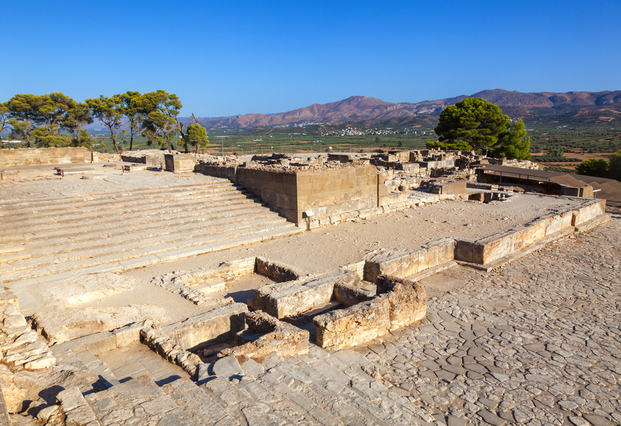 Die Ruinen des minoischen Palastes von Festos zählen zu den bedeutendsten Ausgrabungsstätten Kretas und erzählen von einer über 3.500 Jahre alten Hochkultur.