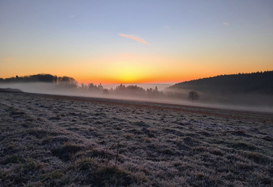 Der Sonnenaufgang ist im Winter besonders bezaubernd.