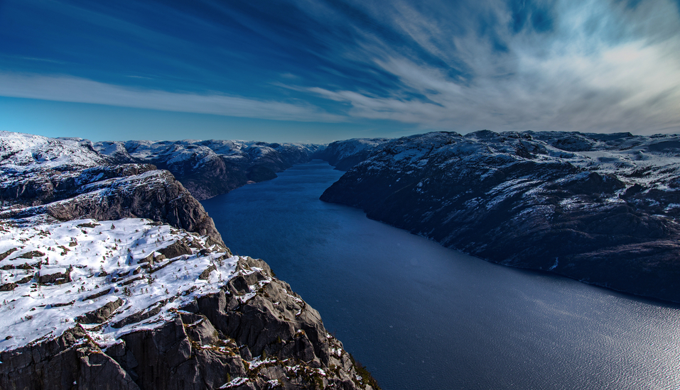Nahe Stavanger befindet sich der Preikestolen, von wo Sie eine atemberaubende Aussicht genießen.