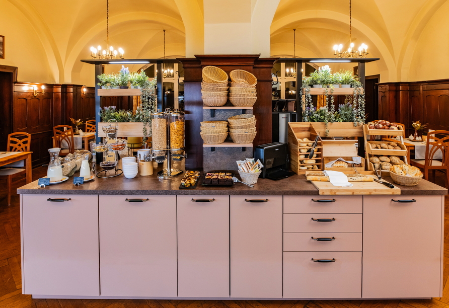 Stärken Sie sich am Frühstücksbuffet für einen erlebnisreichen Tag.