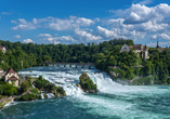 Freuen Sie sich auf den Besuch des imposanten Rheinfalls – dem größten Wasserfalls Europas.