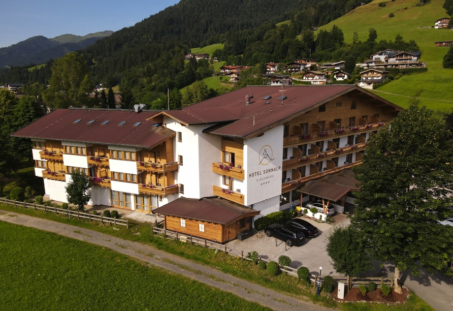 Außenansicht des Hotels Sonnalp