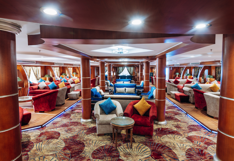 Machen Sie es sich an Bord Ihres Beispielschiffes bequem.