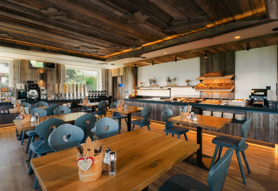 Lassen Sie sich im hoteleigenen Gasthof kulinarisch verwöhnen.