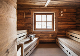 Die Sauna lädt zum Entspannen ein.