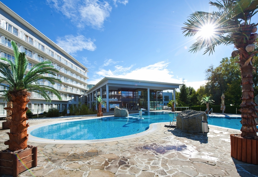 Außenpool des Hotels