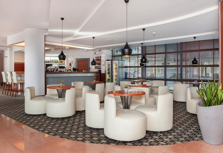 Machen Sie es sich in der Lobby gemütlich.