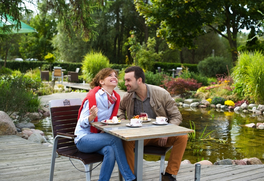 Der Garten lädt zu idyllischen Momenten ein.